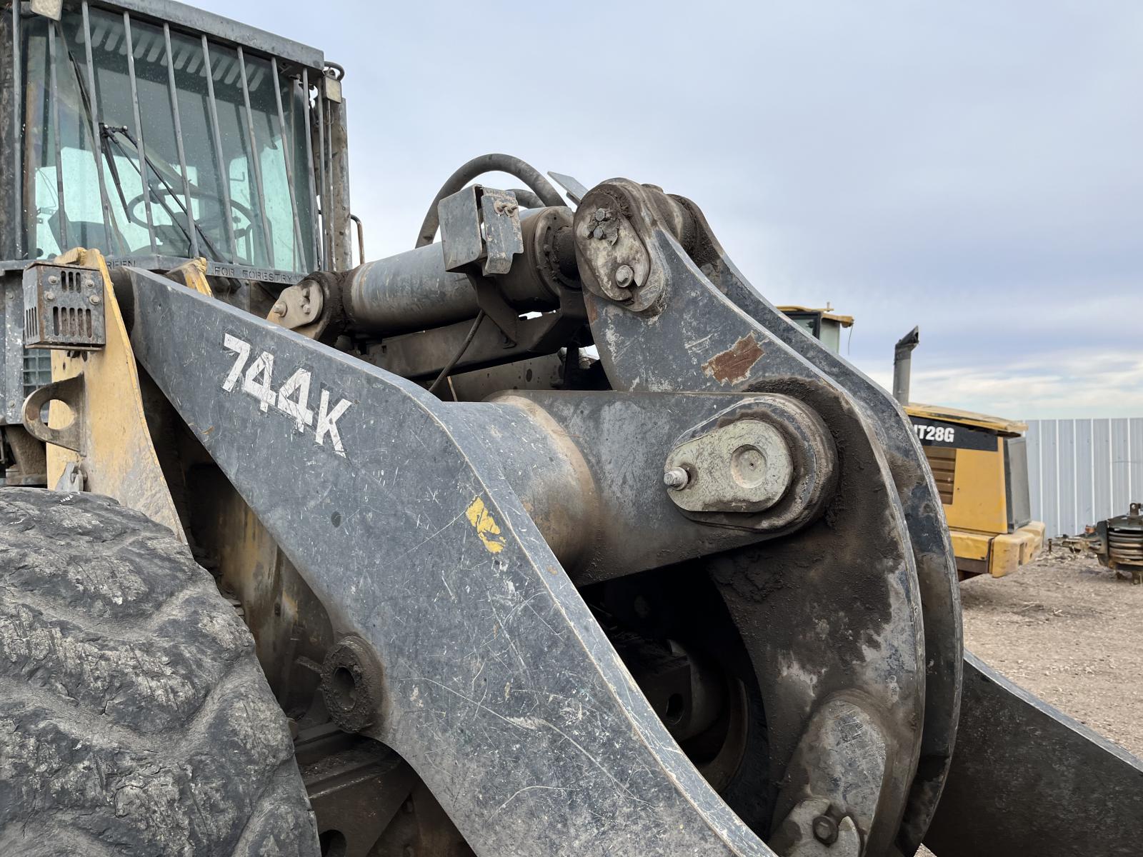 ./imagenes/INVOICE/2019/17454/CARGADOR FRONTAL JOHN DEERE 744K (9).JPG